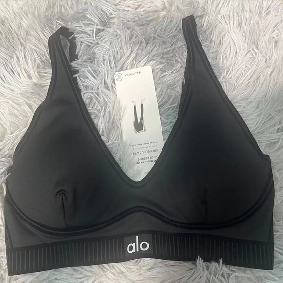 AIo Yoga Airlift Line Up Bra & High-Waist 7/8 Legging Set Black - Picture 5 of 6